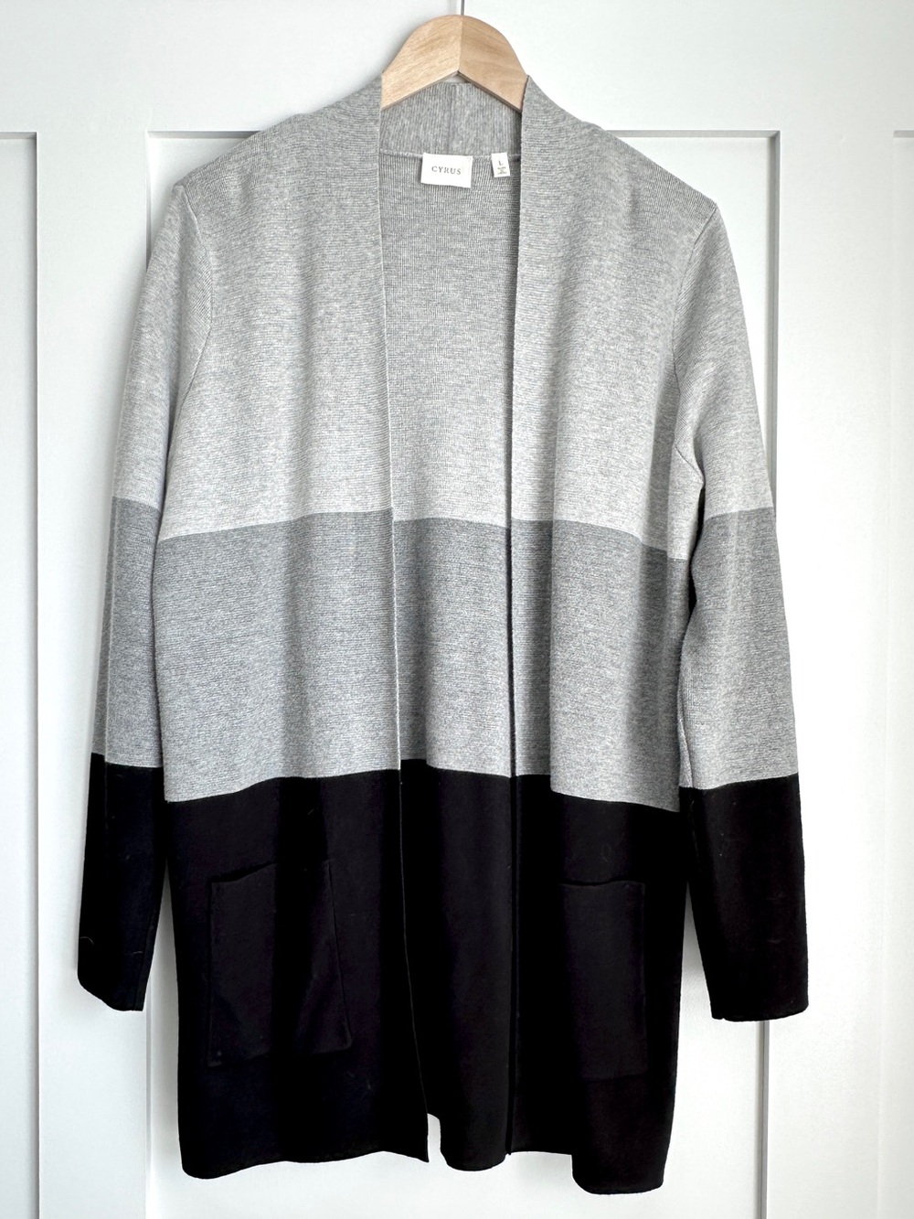 Cyrus Gray Black Colorblock Long Open Front Cardigan Sweater Size Large Pockets